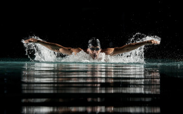 Картинка спорт плавание брызги вода пловец очки дистанция