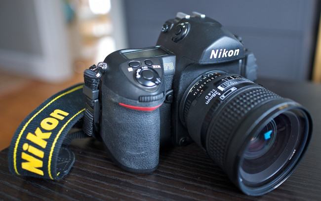 Обои картинки фото никон, бренды, nikon, фотокамера