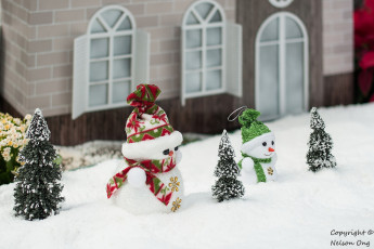 Картинка праздничные снеговики новый год