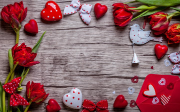 обоя праздничные, день святого валентина,  сердечки,  любовь, valentine`s, day, love, heart, red, gift, tulips, тюльпаны, romantic