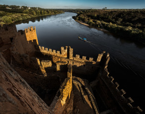 Картинка almourol+castle +portugal города -+дворцы +замки +крепости замок река