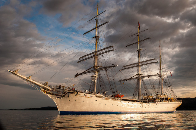 Обои картинки фото statsraad lehmkuhl, корабли, парусники, паруса, мачты, море