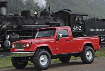 обоя jeep j-12 prepping grand wagoneer pickup 2012, автомобили, jeep, pickup, 2012, wagoneer, красный, паровоз, поезд, j-12, prepping, grand