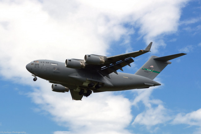 Обои картинки фото c-17a globemaster, авиация, военно-транспортные самолёты, вта