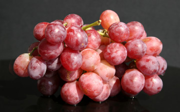 Картинка еда виноград капли гроздь ягоды