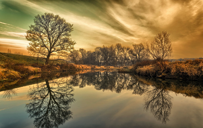 Обои картинки фото польша, nowa, sol, природа, реки, озера, река, осень, деревья, небо, отражение