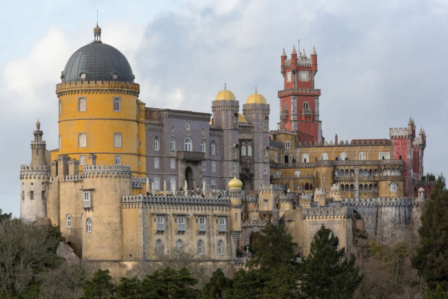 Обои картинки фото pena palace, portugal, города, - дворцы,  замки,  крепости, pena, palace