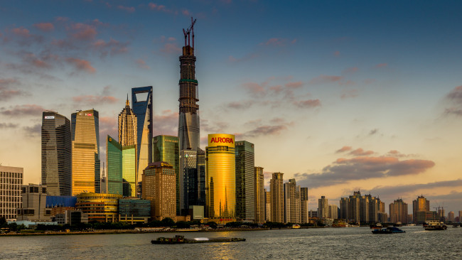 Обои картинки фото shining shanghai, города, шанхай , китай, небоскребы, баржи, свет, утро, вода