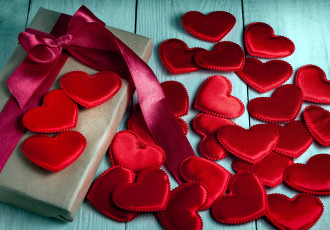 Картинка праздничные день+святого+валентина +сердечки +любовь подарок сердечки бант лента