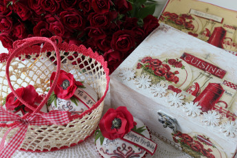 Картинка еда пирожные +кексы +печенье пирожное розы цветы цветок сладость шкатулка