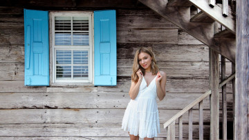 Картинка девушки -+блондинки +светловолосые окно блондинка белое платье мини