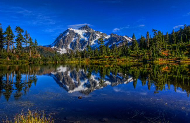 Обои картинки фото природа, реки, озера, озеро, горы, отражение, деревья, пейзаж