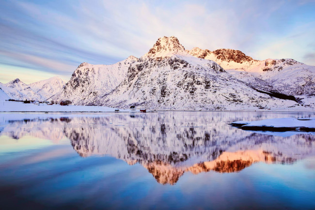 Обои картинки фото природа, реки, озера, норвегия, горы, зима, снег, небо, отражения