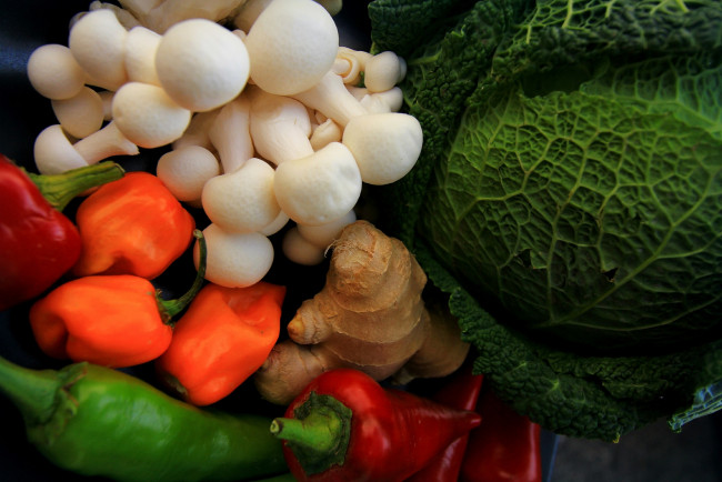 Обои картинки фото еда, разное, перец, имбирь, капуста, грибы, овощи