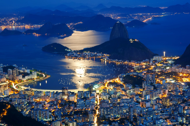 Обои картинки фото рио-де-жанейро бразилия, города, рио-де-жанейро , бразилия, панорама, огни, ночь, дома