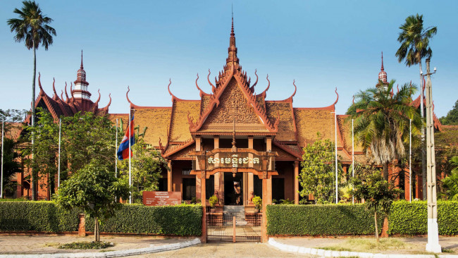 Обои картинки фото города, - здания,  дома, музей, в, городе, пномпень, камбоджа