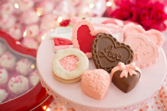 Картинка праздничные день+святого+валентина +сердечки +любовь конфеты сердечки угощение