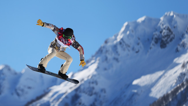 Обои картинки фото спорт, сноуборд, олимпиада, снег, полет, прыжок, сноубордист, спортсмен, горы, сочи