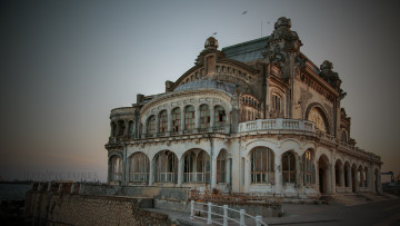 Картинка города -+здания +дома румыния заброшенное казино констанца