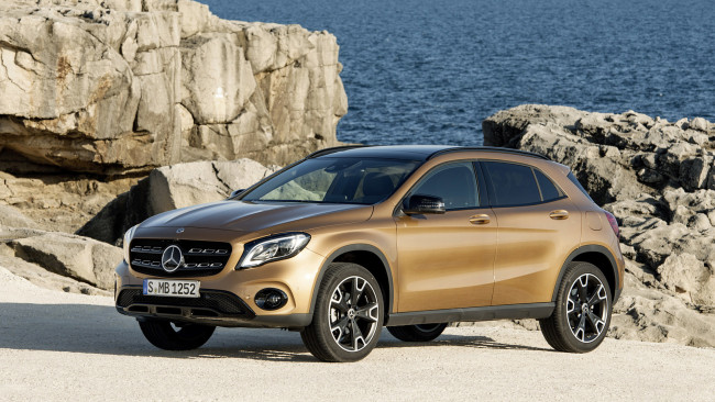 Обои картинки фото mercedes-benz gla-220d 4matic 2018, автомобили, mercedes-benz, gla-220d, 4matic, 2018