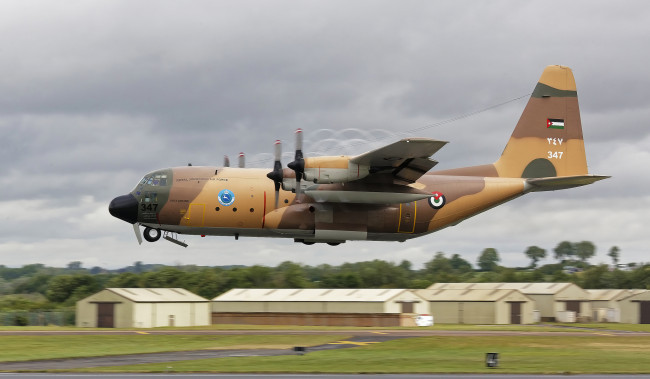 Обои картинки фото lockheed c-130 hercules, авиация, военно-транспортные самолёты, транспорт, войсковой