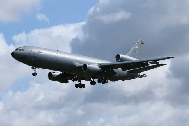 Обои картинки фото kc-10a mildenhall, авиация, военно-транспортные самолёты, войсковой, транспорт
