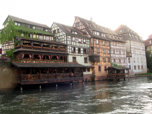 Обои картинки фото города, страсбург , франция, здания, вода, река