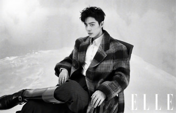 Картинка мужчины xiao+zhan актер пальто сапоги кресло