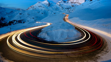 обоя природа, дороги, горы, снег, дорога, шоссе, поворот