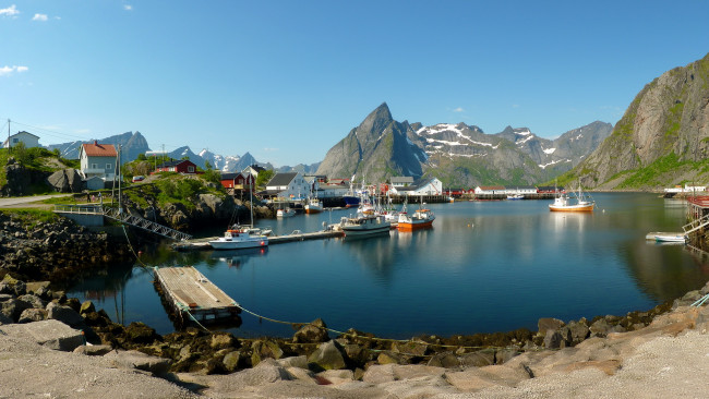 Обои картинки фото норвегия, нурланн, reine, города, панорамы, домики, река