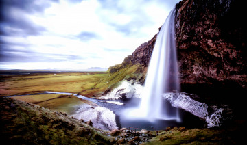 Картинка природа водопады горы обрыв водопад река долина тучи