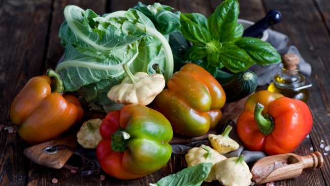 Обои картинки фото еда, овощи, капуста, перец, патиссон, базилик