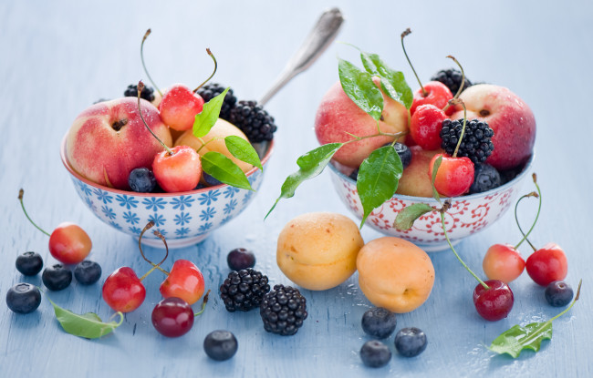 Обои картинки фото еда, фрукты, ягоды, черешня, абрикосы, нектарины, ежевика, голубика, натюрморт