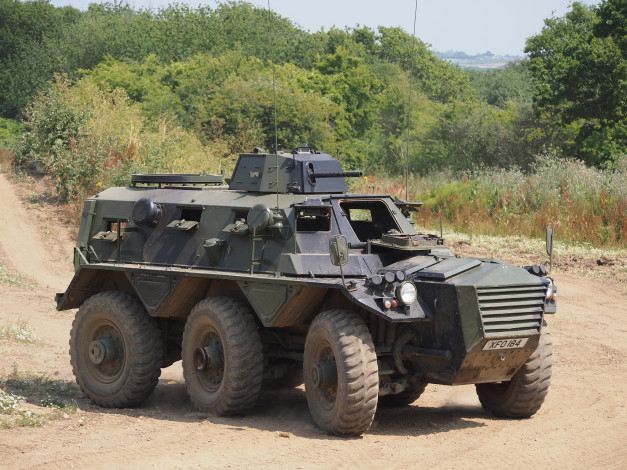 Обои картинки фото alvis saracen armoured car, техника, военная техника, бронетранспортер