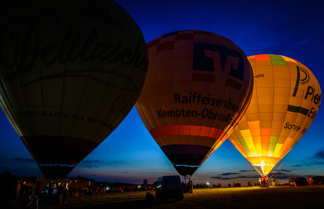 Обои картинки фото авиация, воздушные шары, небо, воздушный, шар, ночь, огни