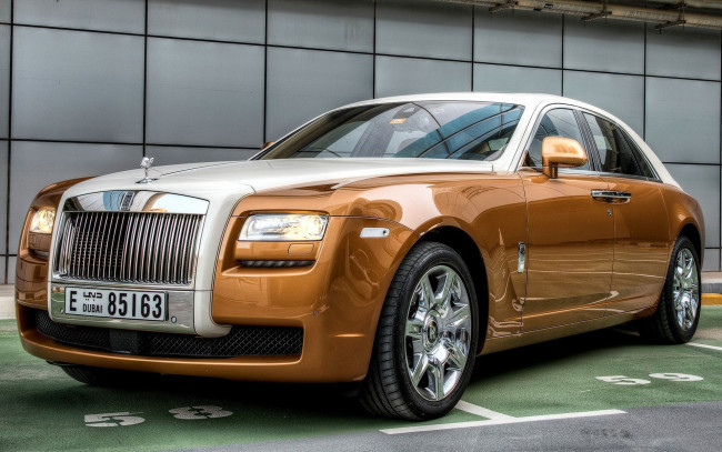 Обои картинки фото автомобили, rolls-royce, коричневый, стоянка