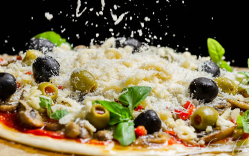 обоя еда, пицца, макро, оливки, сыр
