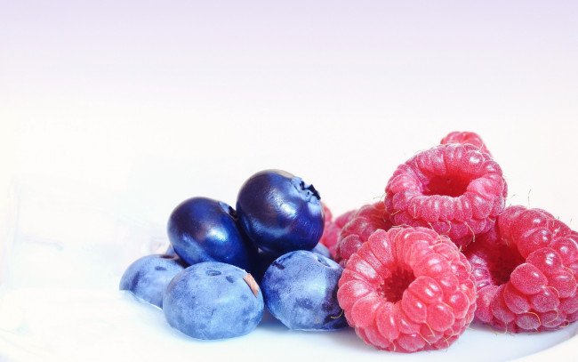 Обои картинки фото еда, фрукты, ягоды, малина, голубика