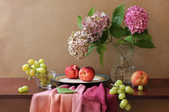 Обои картинки фото еда, натюрморт, гортензия, виноград, нектарин