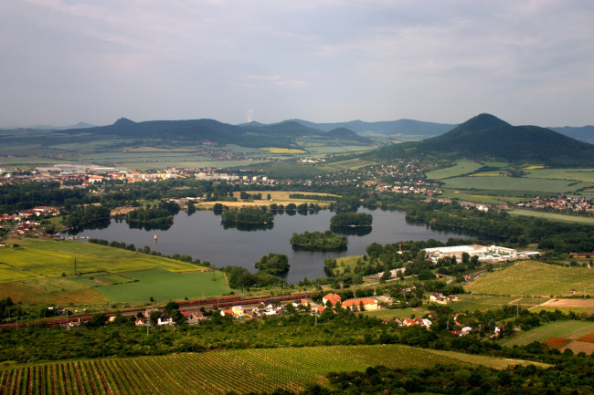 Обои картинки фото Чехия, литомерице, города, пейзажи, озеро, поля, дома