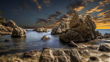Картинка природа моря океаны небо скалы море камни облака