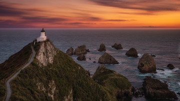 Картинка nugget+point+lighthouse new+zealand природа маяки nugget point lighthouse new zealand