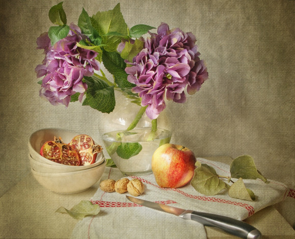 Обои картинки фото еда, натюрморт, яблоко, нож, орехи, гортензия, гранат