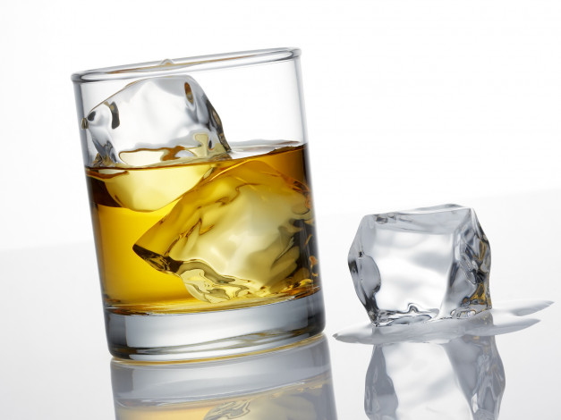 Обои картинки фото whisky, еда, напитки, виски, лед, стакан
