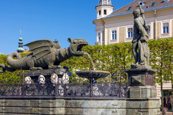 Картинка lindwurm+fountain klagenfurt austria+1 города -+фонтаны lindwurm fountain austria