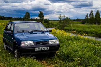 Картинка иж-+2126+ода автомобили москвич иж- 2126 ода автомобиль классика река лес синий