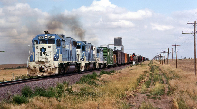 Обои картинки фото техника, поезда, грузовой, состав, вагоны, локомотивы, рельсы, железная, дорога