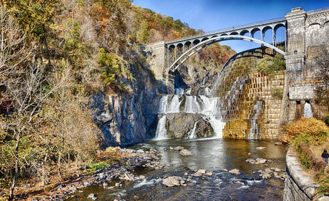 Обои картинки фото природа, водопады, дамба, мост, река, ущелье