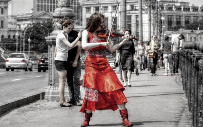 Обои картинки фото разное, люди, улица, игра, скрипка, девушка