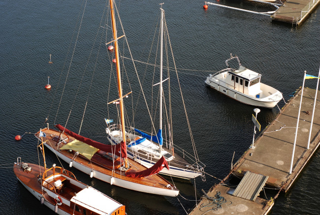 Обои картинки фото stockholm, sweden, корабли, разные, вместе, баркас, яхты, швеция, стокгольм, причал
